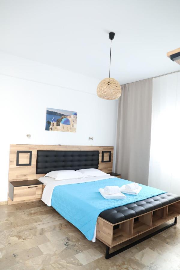 Spiridoula Villa - Santorini Seaside Retreats 페리사 외부 사진